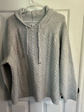 cupcakes & cashmere Light Gray Cable-Knit Hooded Sweater